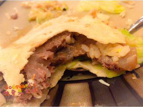 昨日花卷 跨界好食：(食記)[台中市西區] 好澎湃的大卷兒～祕凍滷牛肉花卷套餐——昨日花卷