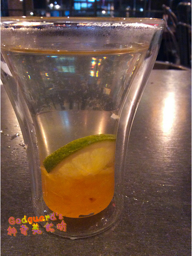 昨日花卷 跨界好食：(食記)[台中市西區] 好澎湃的大卷兒～祕凍滷牛肉花卷套餐——昨日花卷