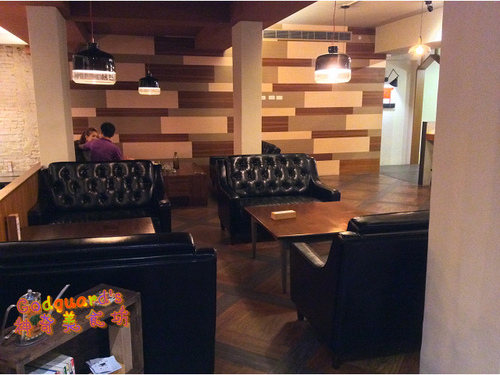 昨日花卷 跨界好食：(食記)[台中市西區] 好澎湃的大卷兒～祕凍滷牛肉花卷套餐——昨日花卷