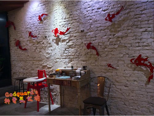 昨日花卷 跨界好食：(食記)[台中市西區] 好澎湃的大卷兒～祕凍滷牛肉花卷套餐——昨日花卷