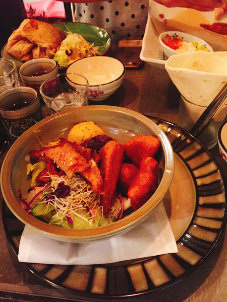 （FoOd台中)♥自己動手捲的料理〔昨日花卷〕，創意料理無國界，想吃什麼就加什麼