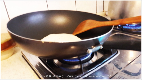 老克明蔥神派【多層次餅皮】(150±10g)X5包：《網購宅配美食》假日在家方便的美食小吃-『老克明食品有限公司』的「手工水餃」及「手工蔥神派」