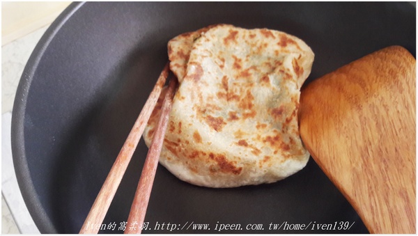 老克明蔥神派【多層次餅皮】(150±10g)X5包：《網購宅配美食》假日在家方便的美食小吃-『老克明食品有限公司』的「手工水餃」及「手工蔥神派」