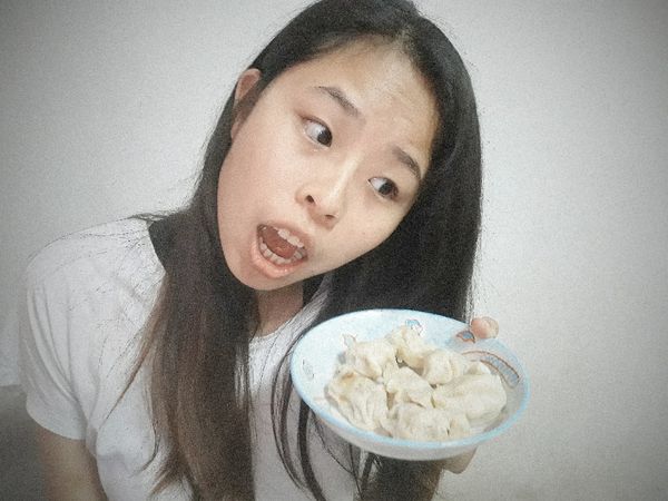 ♚宅配美食♚蔥媽媽。爆漿手工水餃。蔥媽媽爆汁手工玉米豬肉水餃。蔥媽媽爆汁手工高麗菜豬肉水餃。讓人想念家鄉的單純滋味