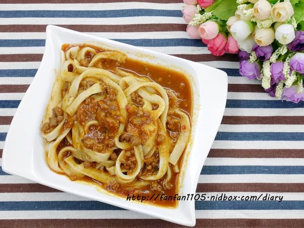 蔥媽媽 異國麵食輕鬆煮 麻婆肉醬刀削麵 泰式酸辣湯麵 韓式炸醬麵 (9).JPG