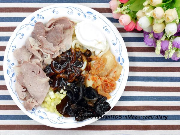 蔥媽媽 異國麵食輕鬆煮 麻婆肉醬刀削麵 泰式酸辣湯麵 韓式炸醬麵 (11).JPG