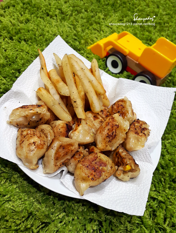 蔥媽媽美食生活館:【宅配美食】蔥媽媽 爆汁手工水餃X古早味情人果冰