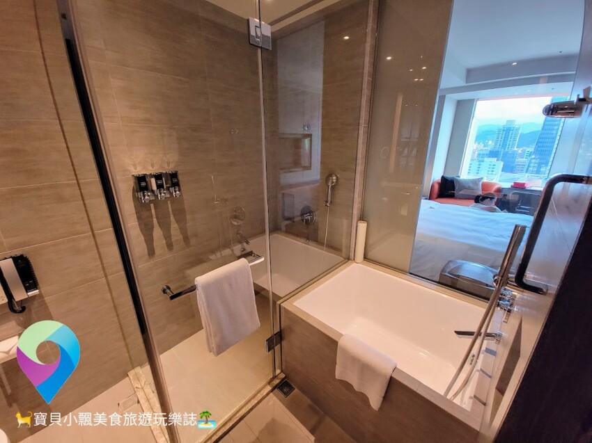 [住]台北 寒舍艾麗酒店 客房內及戶外泳池 擁覽絕佳的台北101美景 PURE高效率殺菌清淨機 房內享受高品質好空