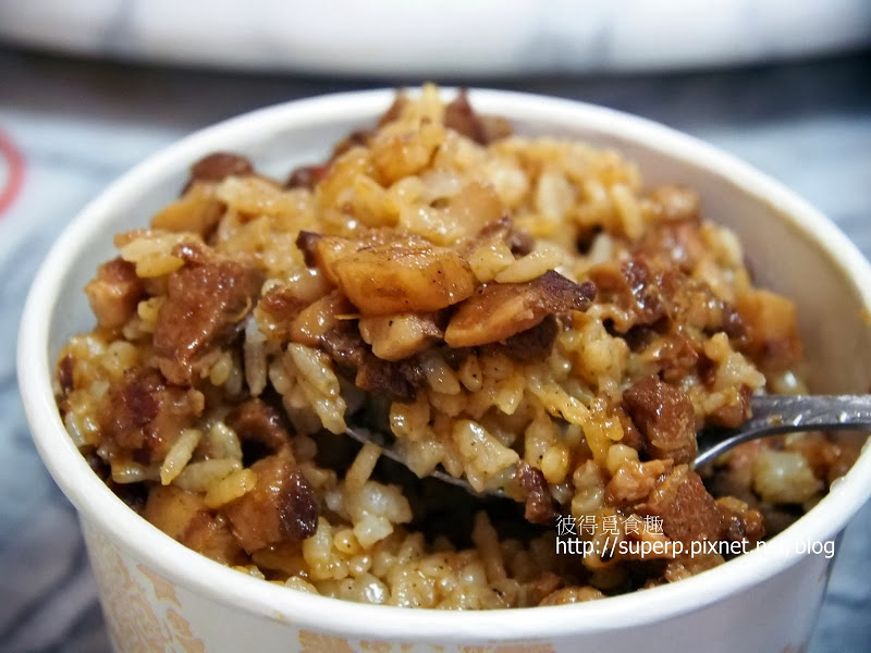 [中台灣食記]台中的第五市場正老牌魷魚羹：料多味美好滋味