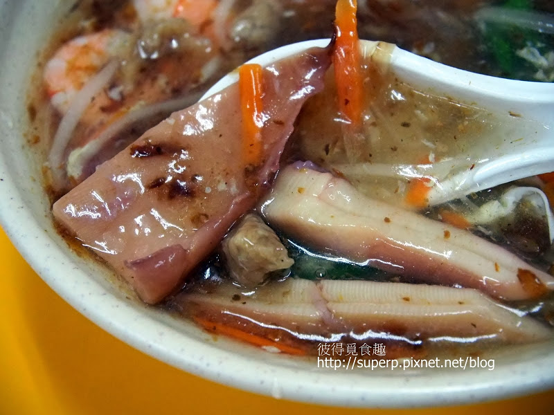 [中台灣食記]台中的第五市場正老牌魷魚羹：料多味美好滋味