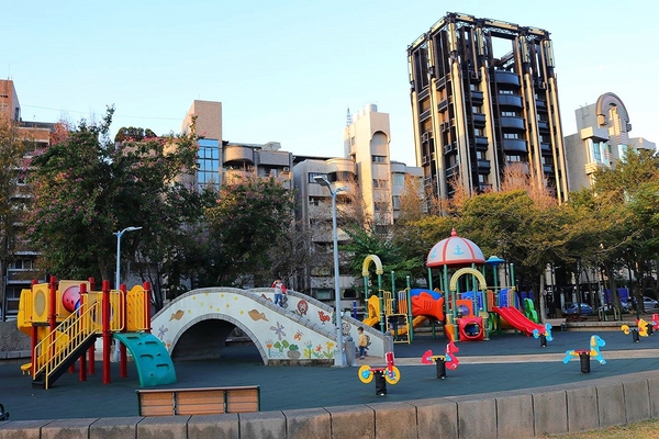 士林志成公園：【台北景點】台北賞梅好去處~士林志成公園賞梅秘境