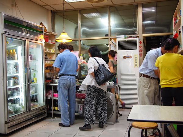 盛東餃子館:【食記】台中盛東餃子館.麵食小吃@東勢綠色走廊 : 橫街老字號,皮薄餡豐的日式風餃子 盛東餃子館:【食記】台中盛東餃子館.麵食小吃@東勢綠色走廊 : 橫街老字號,皮薄餡豐的日式風餃子
