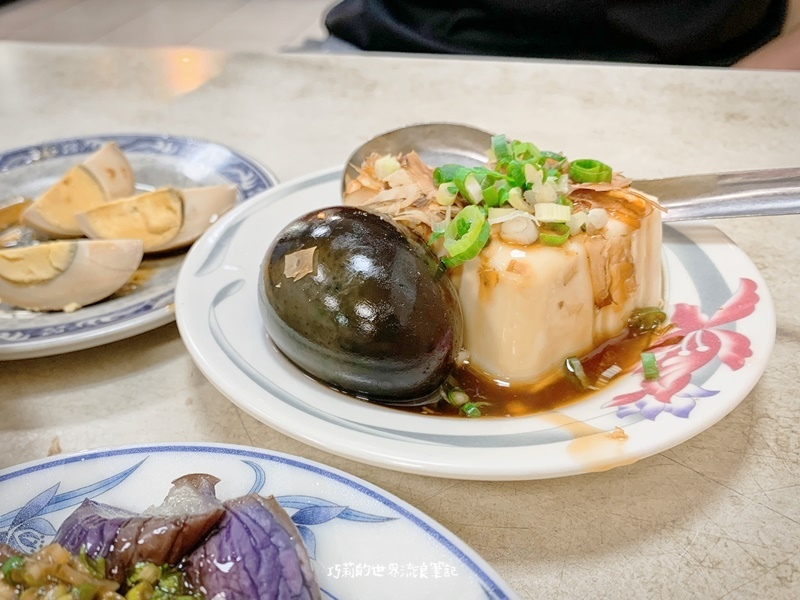 盛東餃子館 || 晚來吃不到！營業時間超短，東勢在地45年的人氣餃子館