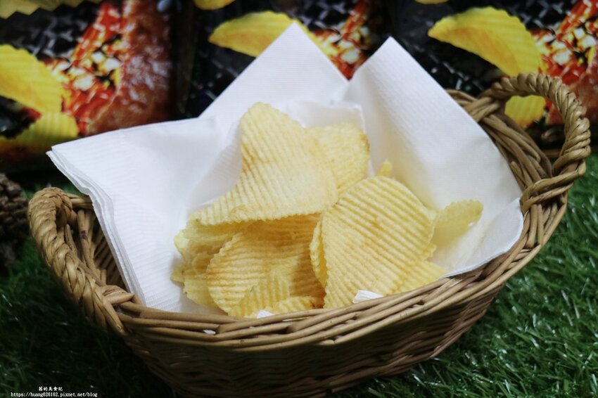 【聯華食品】新品上市 卡廸那「台式三杯雞+日式炭火燒肉」防疫待在家，追劇必備零食清單~