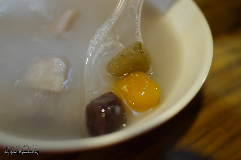 深坑老街●吃●王水成臭豆腐麻辣鴨血+阿珠芋圓