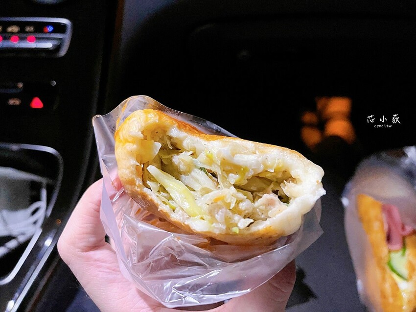 科博館水煎包,人氣50年老店必排隊美食小吃,銅板價只要15元到25元,水煎包/甜甜圈/芋頭餅 - Cyndi loves享食天堂