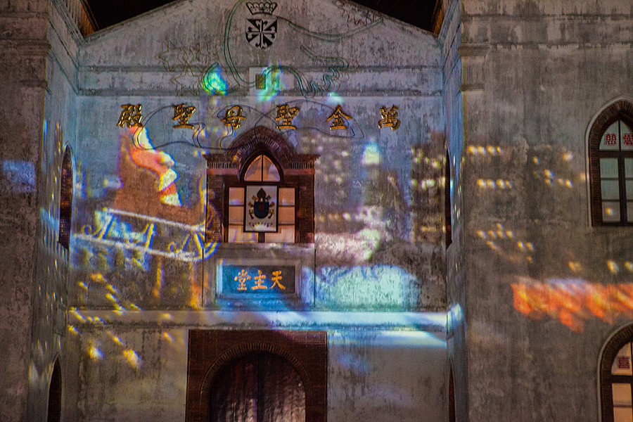 |遊|屏東萬巒 萬金聖誕季-聖誕光雕教堂 萬金聖母聖殿