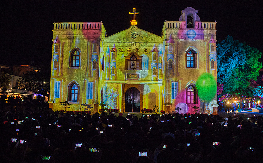 |遊|屏東萬巒 萬金聖誕季-聖誕光雕教堂 萬金聖母聖殿
