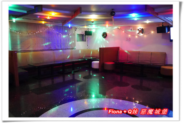 【家族新春四日遊。DAY3下】新北。貢寮 - 福隆遊客中心，下雨天閒晃的好去處+夜宿莫瑞納海灣會館，家族聚會好選擇，下半天形成整個被雨打亂啦 !