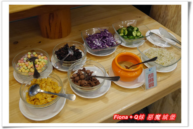 【家族新春四日遊。DAY3下】新北。貢寮 - 福隆遊客中心，下雨天閒晃的好去處+夜宿莫瑞納海灣會館，家族聚會好選擇，下半天形成整個被雨打亂啦 !