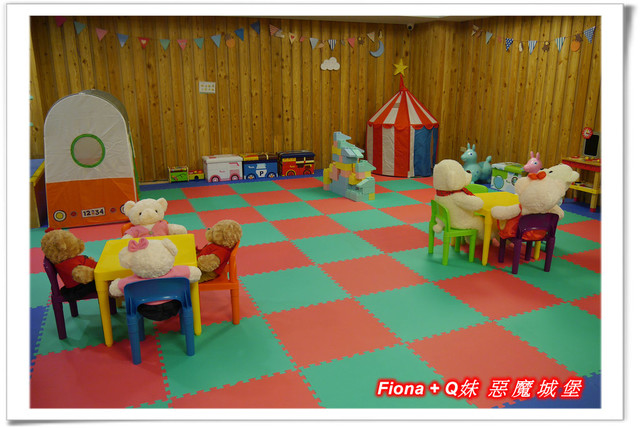 【家族新春四日遊。DAY3下】新北。貢寮 - 福隆遊客中心，下雨天閒晃的好去處+夜宿莫瑞納海灣會館，家族聚會好選擇，下半天形成整個被雨打亂啦 !