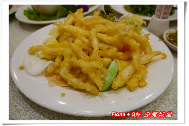 【家族新春四日遊。DAY3下】新北。貢寮 - 福隆遊客中心，下雨天閒晃的好去處+夜宿莫瑞納海灣會館，家族聚會好選擇，下半天形成整個被雨打亂啦 !