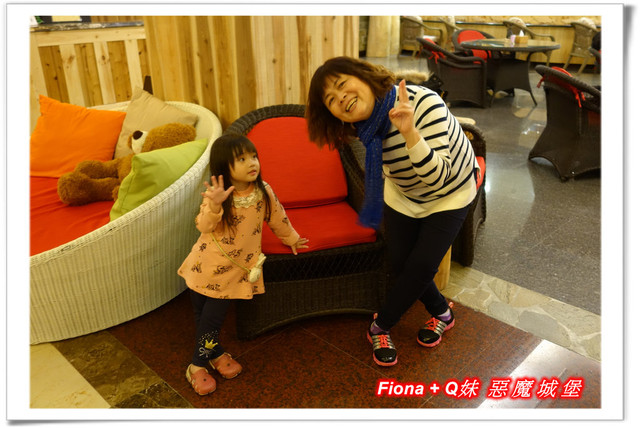 【家族新春四日遊。DAY3下】新北。貢寮 - 福隆遊客中心，下雨天閒晃的好去處+夜宿莫瑞納海灣會館，家族聚會好選擇，下半天形成整個被雨打亂啦 !