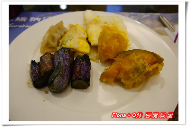 【家族新春四日遊。DAY3下】新北。貢寮 - 福隆遊客中心，下雨天閒晃的好去處+夜宿莫瑞納海灣會館，家族聚會好選擇，下半天形成整個被雨打亂啦 !