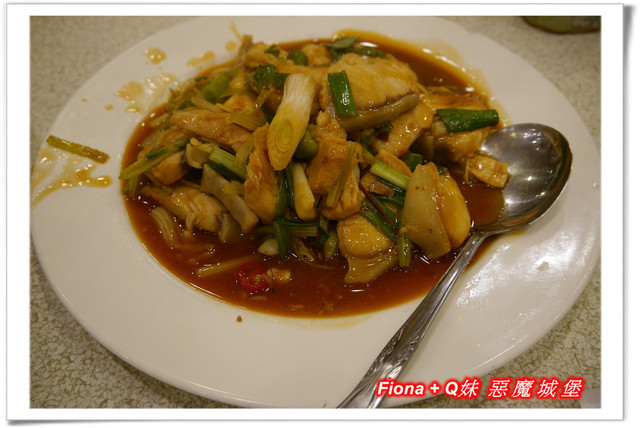 【家族新春四日遊。DAY3下】新北。貢寮 - 福隆遊客中心，下雨天閒晃的好去處+夜宿莫瑞納海灣會館，家族聚會好選擇，下半天形成整個被雨打亂啦 !