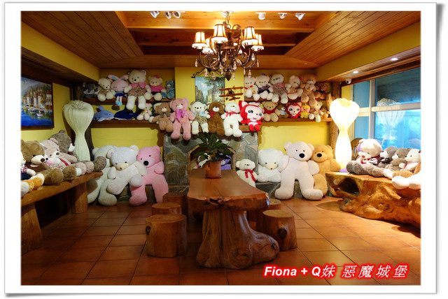 【家族新春四日遊。DAY3下】新北。貢寮 - 福隆遊客中心，下雨天閒晃的好去處+夜宿莫瑞納海灣會館，家族聚會好選擇，下半天形成整個被雨打亂啦 !