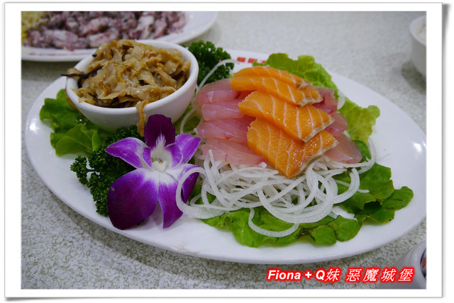 【家族新春四日遊。DAY3下】新北。貢寮 - 福隆遊客中心，下雨天閒晃的好去處+夜宿莫瑞納海灣會館，家族聚會好選擇，下半天形成整個被雨打亂啦 !