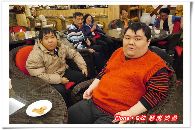 【家族新春四日遊。DAY3下】新北。貢寮 - 福隆遊客中心，下雨天閒晃的好去處+夜宿莫瑞納海灣會館，家族聚會好選擇，下半天形成整個被雨打亂啦 !