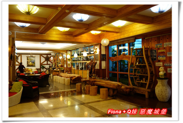 【家族新春四日遊。DAY3下】新北。貢寮 - 福隆遊客中心，下雨天閒晃的好去處+夜宿莫瑞納海灣會館，家族聚會好選擇，下半天形成整個被雨打亂啦 !