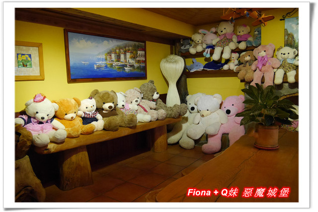 【家族新春四日遊。DAY3下】新北。貢寮 - 福隆遊客中心，下雨天閒晃的好去處+夜宿莫瑞納海灣會館，家族聚會好選擇，下半天形成整個被雨打亂啦 !