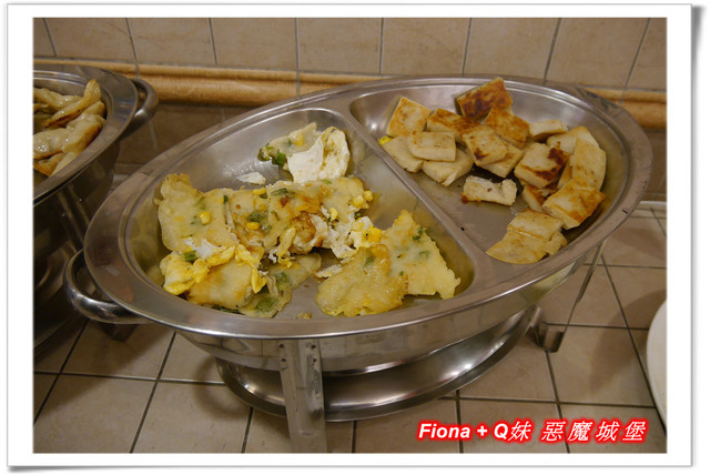 【家族新春四日遊。DAY3下】新北。貢寮 - 福隆遊客中心，下雨天閒晃的好去處+夜宿莫瑞納海灣會館，家族聚會好選擇，下半天形成整個被雨打亂啦 !