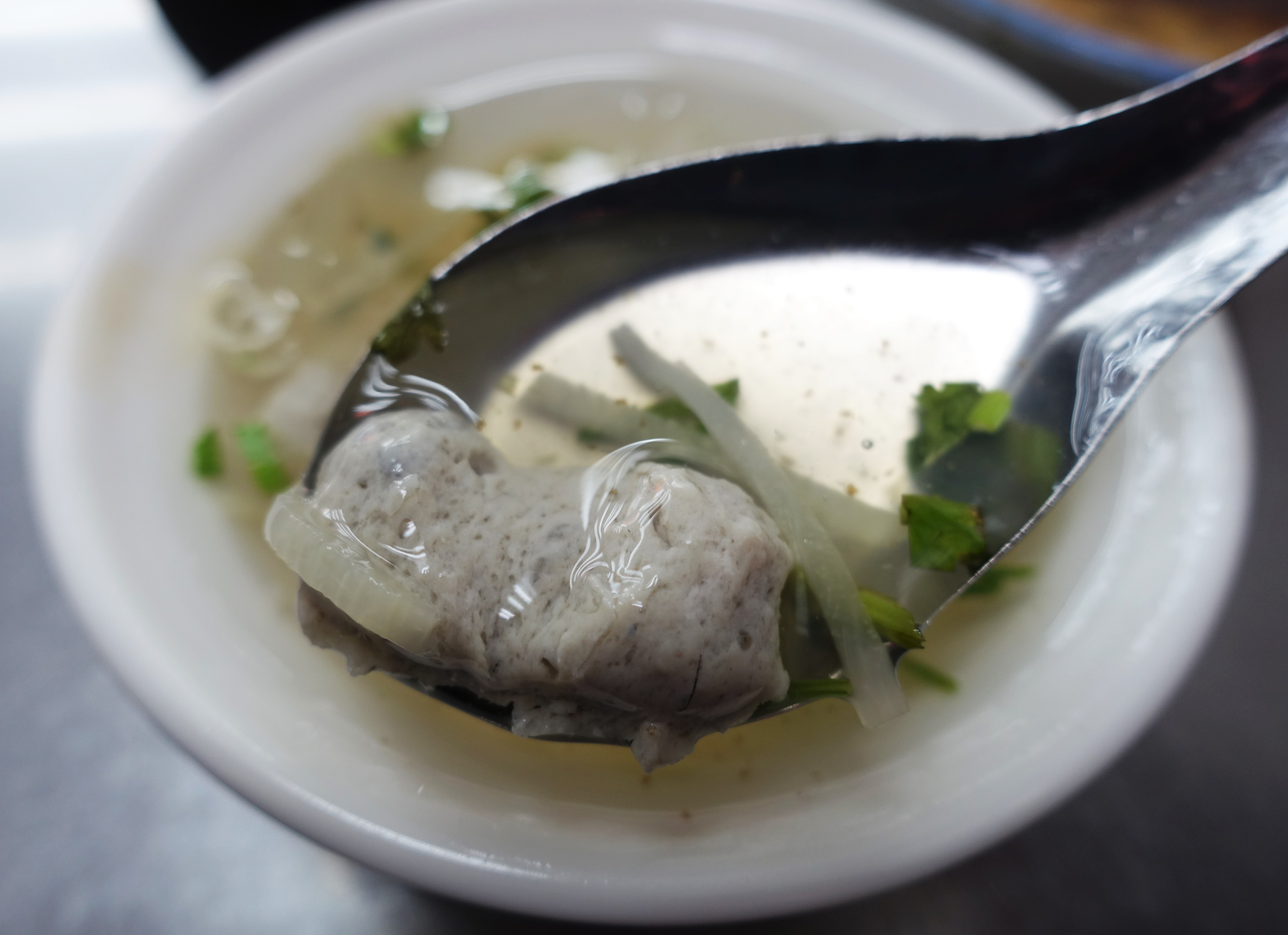 『台北│萬華│捷運龍山寺站』小南鄭記台南碗粿-飄香近50年的美食、甜甜的南部口味、只賣碗糕與虱目魚焿、南部小孩記憶中熟悉的味道