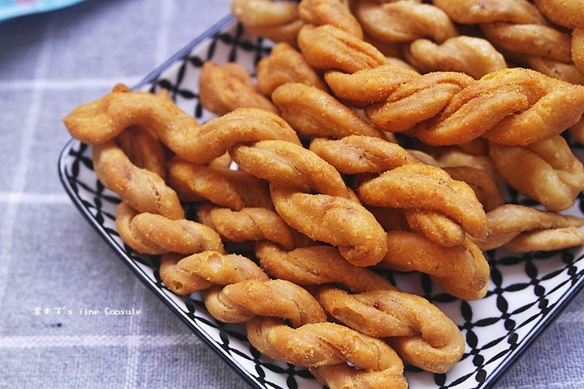 小琉球合家-鮮香的鮮蝦麻花脆捲+酥脆可口的手工麻花捲~