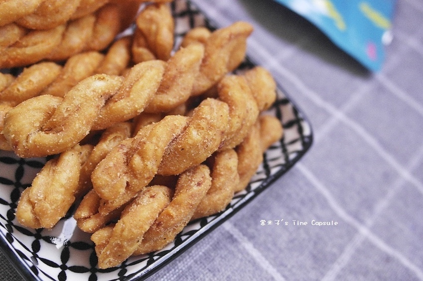 小琉球合家-鮮香的鮮蝦麻花脆捲+酥脆可口的手工麻花捲~