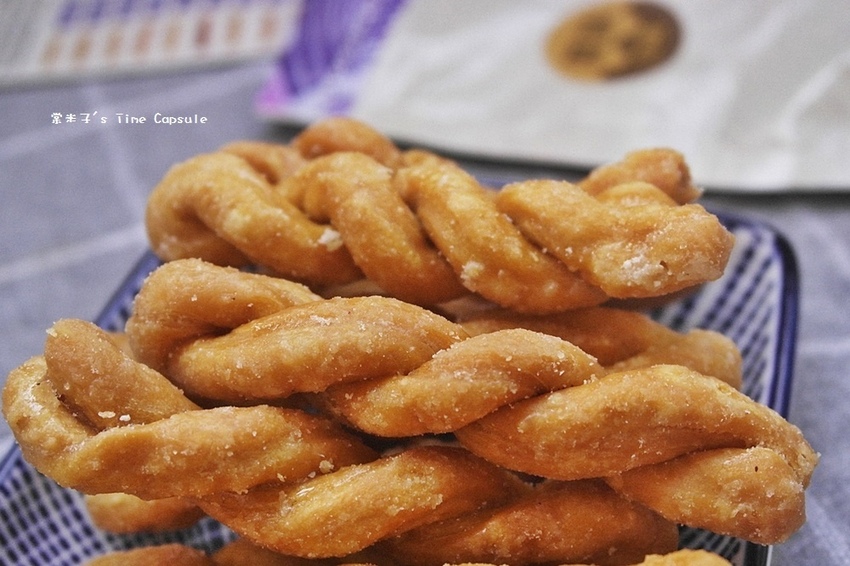小琉球合家-鮮香的鮮蝦麻花脆捲+酥脆可口的手工麻花捲~