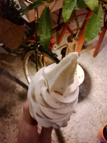 散步路徑:一條路上竟有兩家我夢寐以求的水果霜淇淋----散步路徑 散步路徑:一條路上竟有兩家我夢寐以求的水果霜淇淋----散步路徑