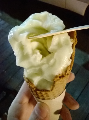 鬲离-霜淇淋馬車：一條路上竟有兩家我夢寐以求的水果霜淇淋----鬲离霜淇淋馬車