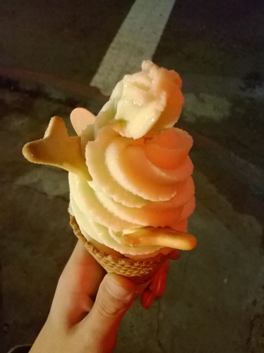 鬲离-霜淇淋馬車：一條路上竟有兩家我夢寐以求的水果霜淇淋----鬲离霜淇淋馬車