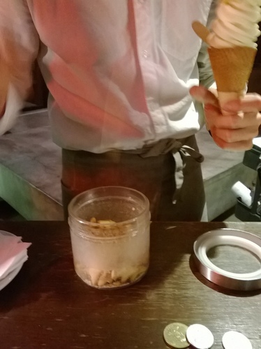 鬲离-霜淇淋馬車：一條路上竟有兩家我夢寐以求的水果霜淇淋----鬲离霜淇淋馬車