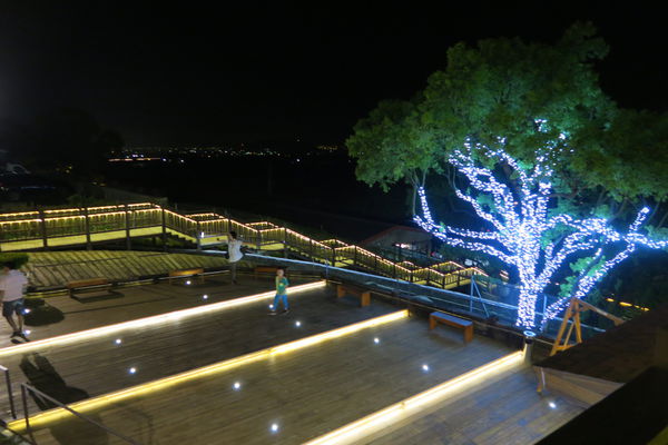 【台中后里區】南洋風情『星月大地-星月之星景觀餐廳』