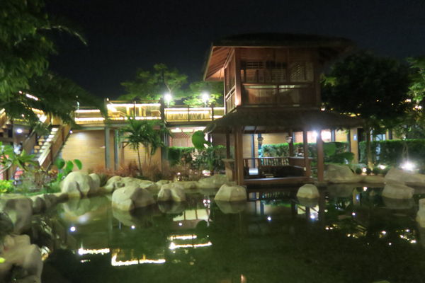 【台中后里區】南洋風情『星月大地-星月之星景觀餐廳』