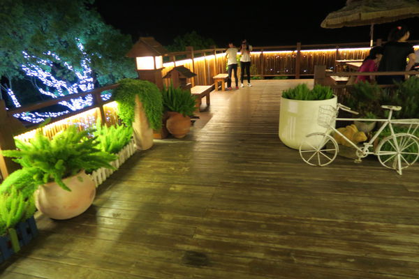 【台中后里區】南洋風情『星月大地-星月之星景觀餐廳』