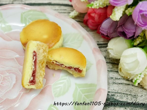 團購美食【七個小日子】mini乳酪球 #下午茶 #甜點 #乳酪球 #台中甜點 #台中美食 #伴手禮推薦 (11).JPG