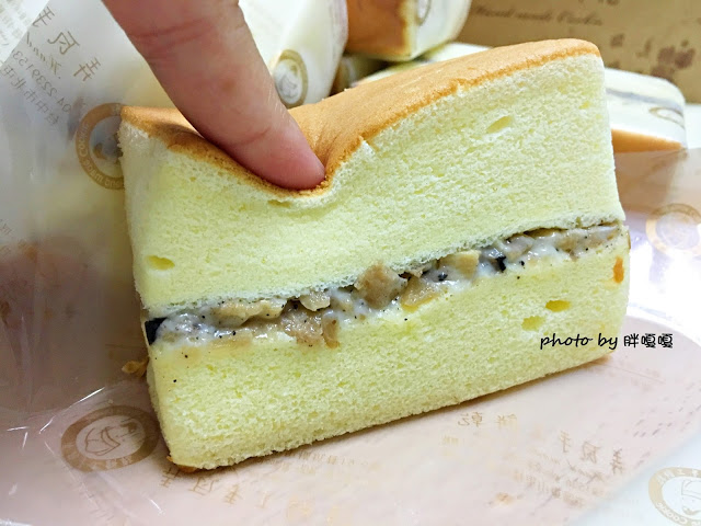 【台中 北屯】弄瓦手工餅乾↝↝吃了真的會感動的超美味鹹蛋糕,大坑隱藏版美食,內行人才知道的好滋味,食尚玩家推薦,蛋奶素可食