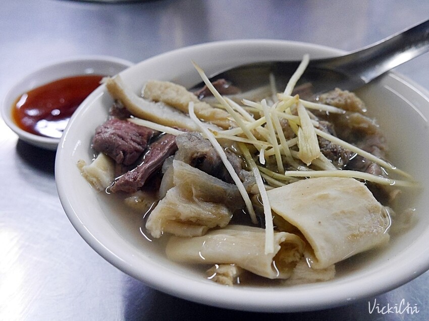 嘉義|掌管東市場攤販休息日的王家祖傳本產牛雜湯