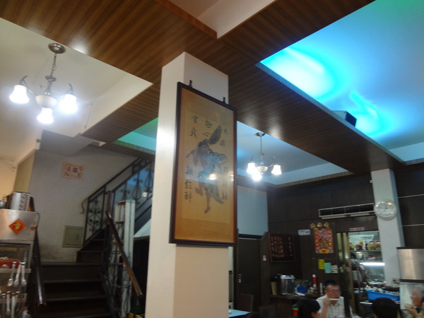 陳圓餡餅粥、酸菜白肉鍋餐廳：1011209[官本金文愛台灣]陳圓餡餅粥好吃的小米粥小籠包鍋貼